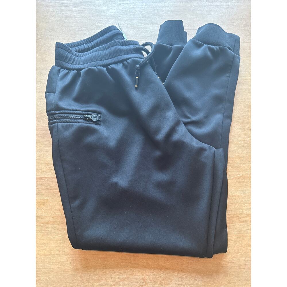 Born Tough Men’s Jogger Large. momentum DSG 2022